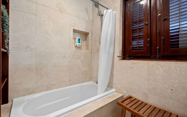 Otium Rentals Penthouse w 2 Terraces