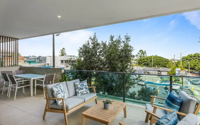 Spacious and Superb 3-bed Apartment