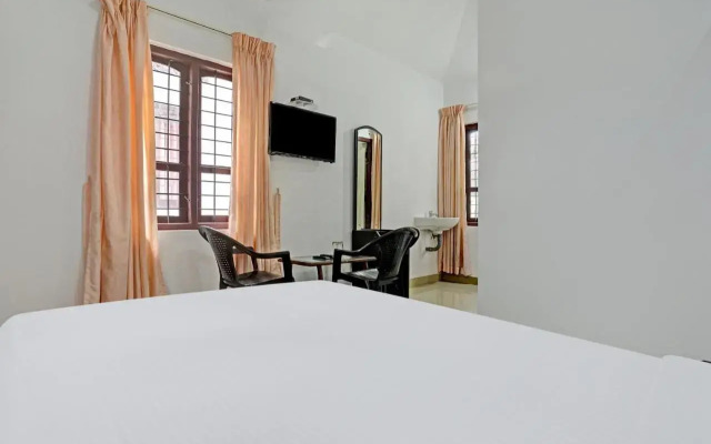OYO Flagship 703709 Mankulam Misty Mountain View