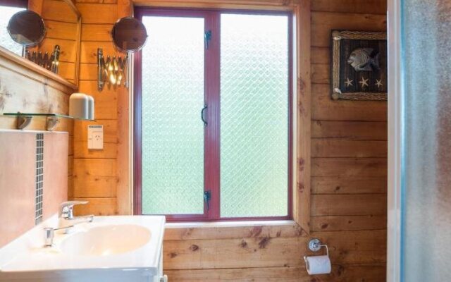 Abel Tasman Ocean View Chalet