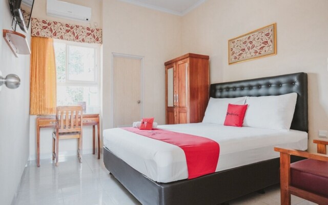 RedDoorz near Ambarukmo Yogyakarta