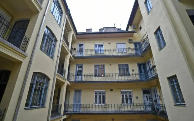 LuxuryFlat near centre on118 sqm, 3BR,2BTH,8bed,AC