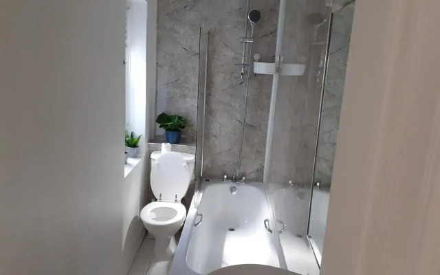 St James Quarter 2 Bed Apartment