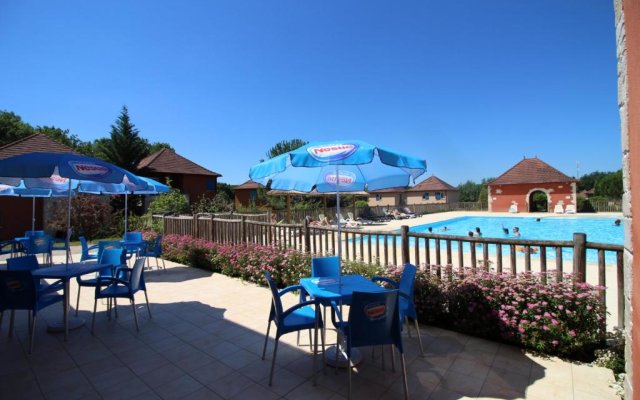 "Chezvero46" residence claire rive avec piscine, wifi et vélos