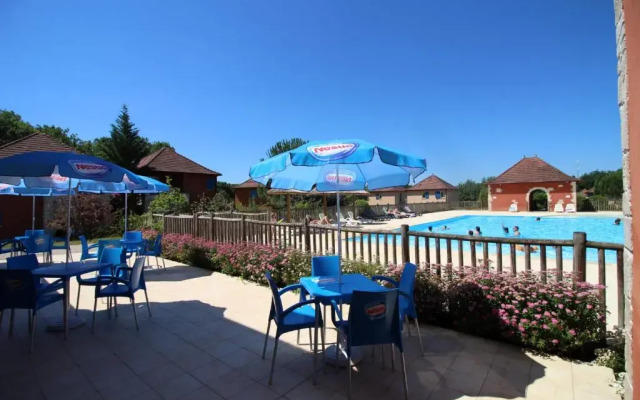 "Chezvero46" residence claire rive avec piscine, wifi et vélos