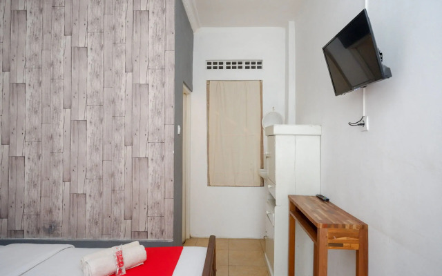 RedDoorz Syariah near Plengkung Gading 2