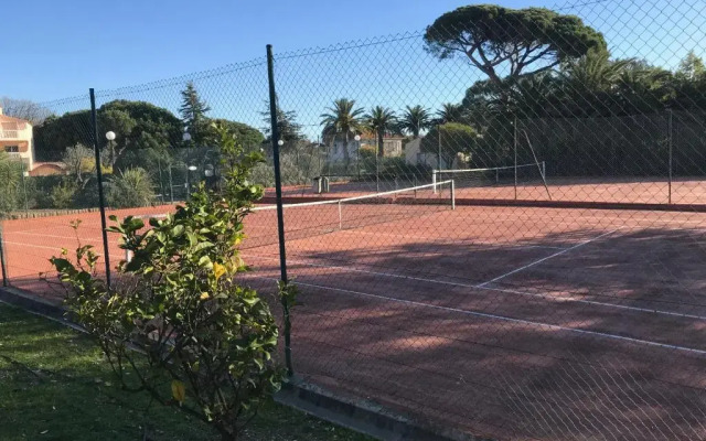 Appartement 2 pieces, renove, 2 piscines+tennis, mer, climatisation