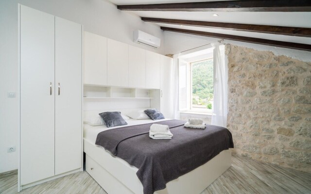 Nice Home in Slano With 6 Bedrooms and Wifi