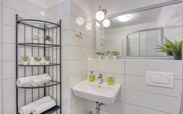 Blue Studio Apartment