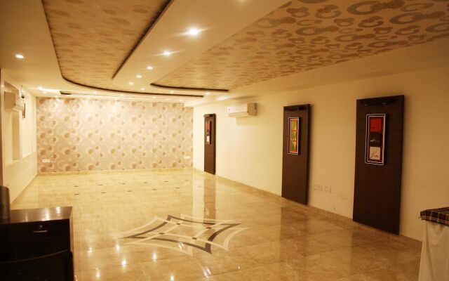 OYO Rooms Mall Road Cantonment