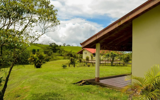 Termales del Bosque & Hot Springs