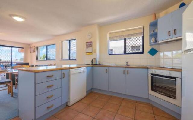 Jade Waters U4/ Latona Ave