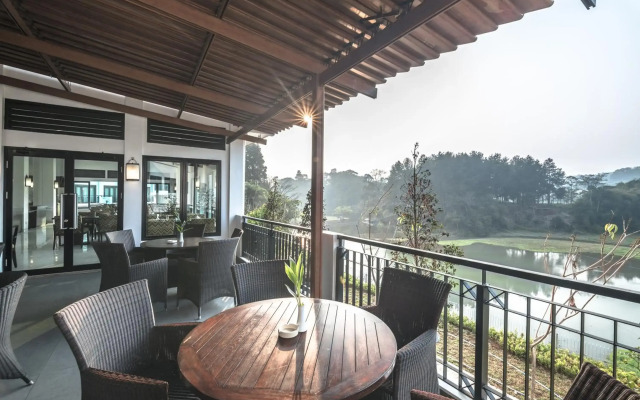 Lido Lake Resort By MNC Hotel