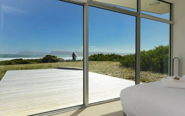 Cloudy Bay Beach House