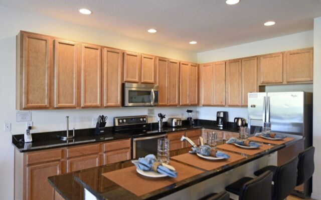 Solterra Six-bedroom