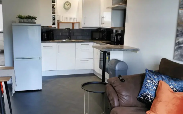 Beautiful 2-bed Seaview Apartment in Plymouth