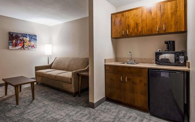 Best Western Plus Henderson Hotel