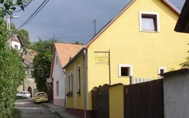 Zách Klára utcai Apartman