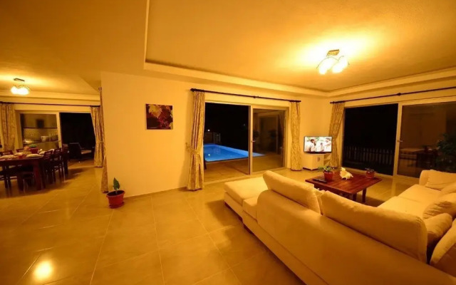 Villa Bugra by Akdenizvillam