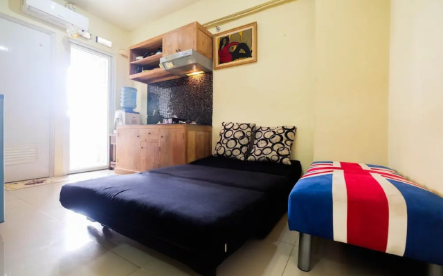 Simple 2BR Green Pramuka Apartment