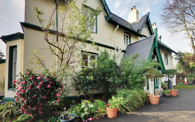 Robin Hill House