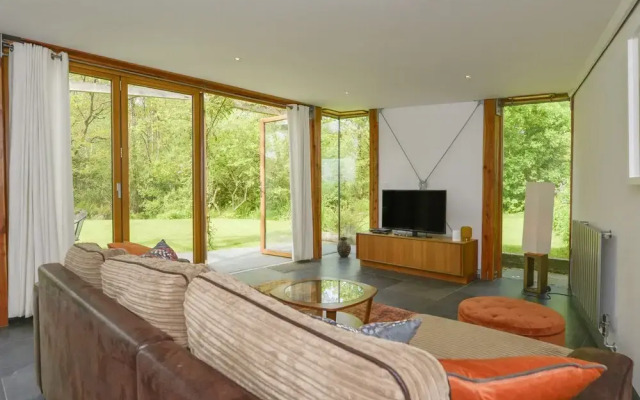 3 Newhall Green