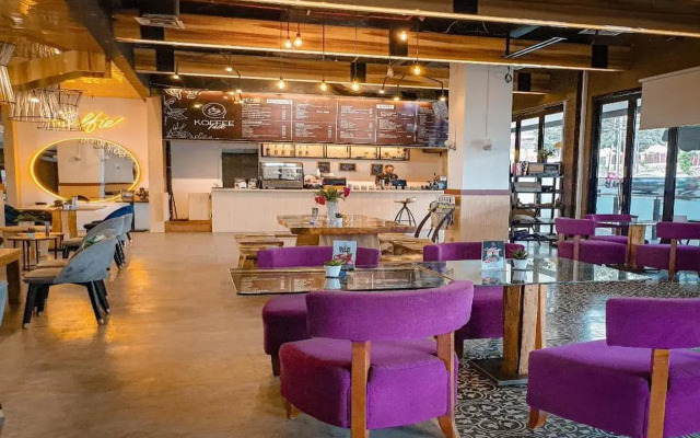 Grand Edge Hotel Semarang