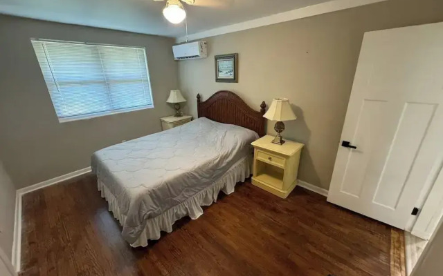 Pet-friendly 2BR Free Parking & Wi-fi