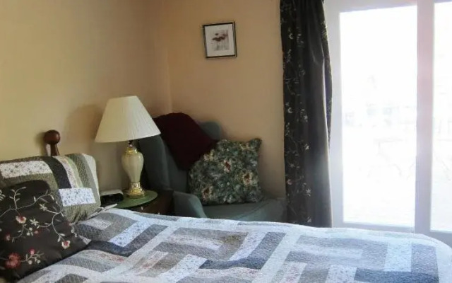 Twin Pines Bed & Breakfast