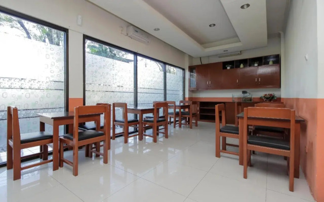 RedDoorz near Jalan Jendral Sudirman Manado