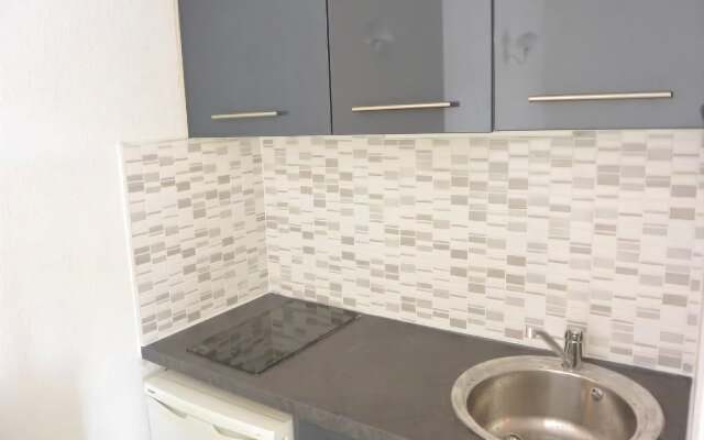 Grand Appartement Bien Équipé en Duplex en Front de Neige