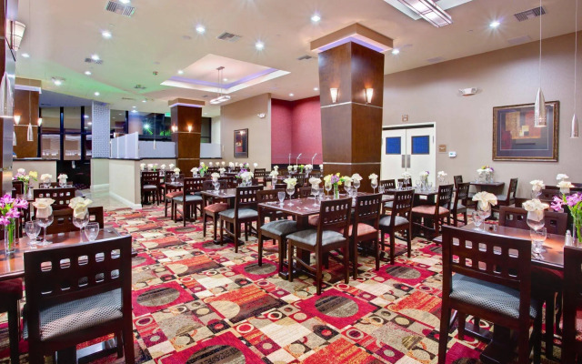 DoubleTree by Hilton Fullerton