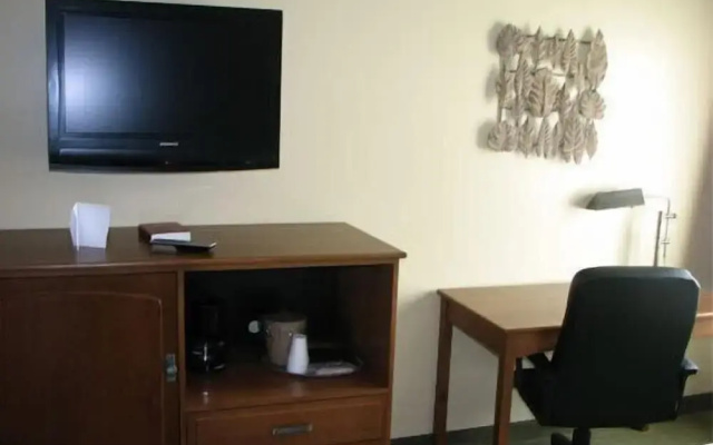 Randolph Inn and Suites