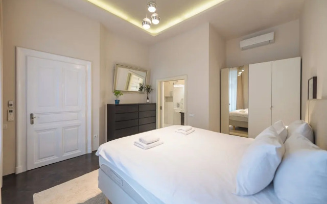 Venus Apartments - Opera III