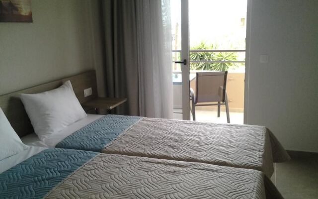 Lola Apartments