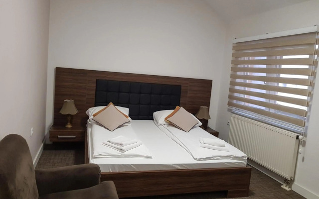 Hotel Story