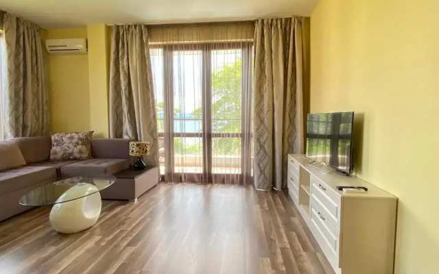 Green Paradise Deluxe Apartments