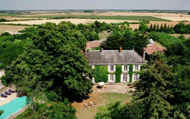 Château de l Abbaye de Moreilles