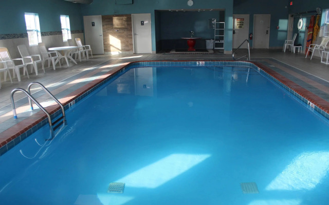 Cardinal Inn & Suites