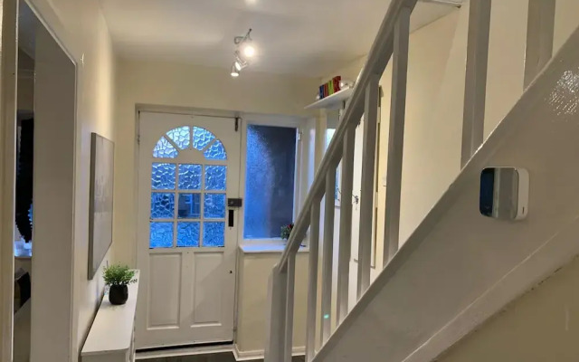 Lovely Contractor/family House London