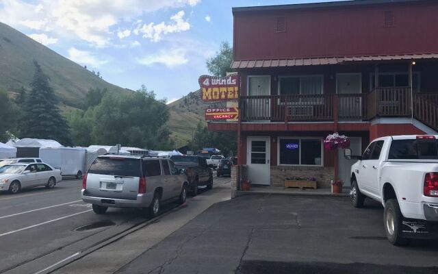 Four Winds Motel