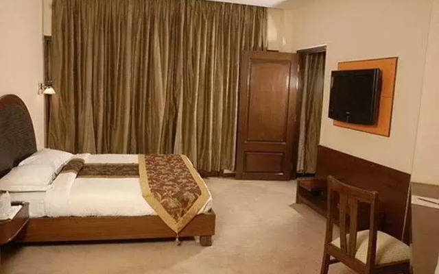 The River Crescent Resort