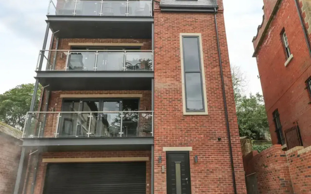 The Office Gardens, Apartment 3