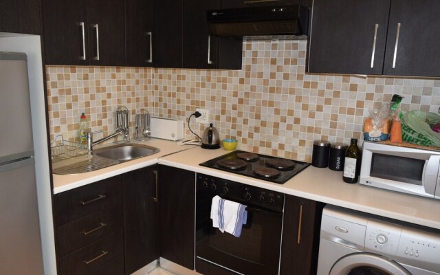 1 Bedroom Apartment Near Kloof Street