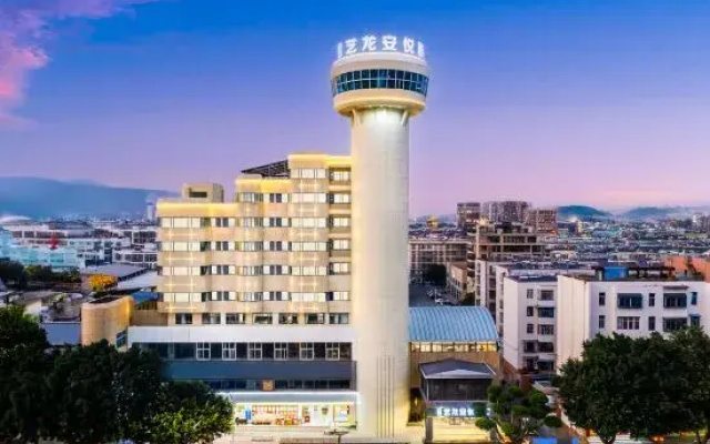 Yilong Anyue Hotel