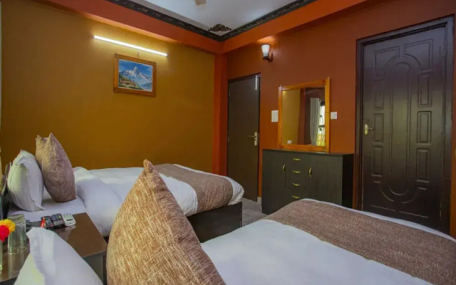 OYO 348 Hotel Park Treasure