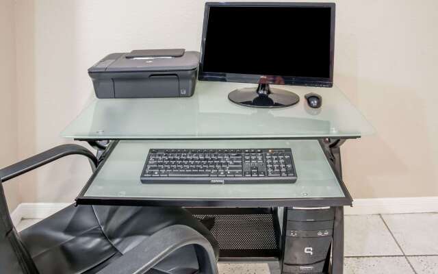 Super 8 by Wyndham Brenham TX