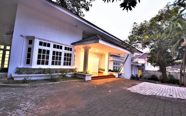 ZEN Rooms Kemang G17 Syariah