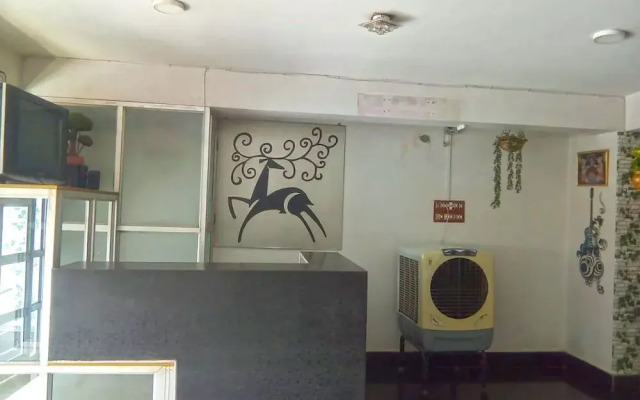 Spot On 44288 Maharaja Palace