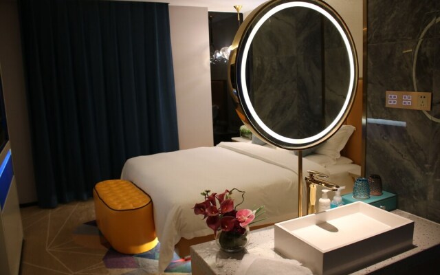 R-Kiss Boutique Hotel